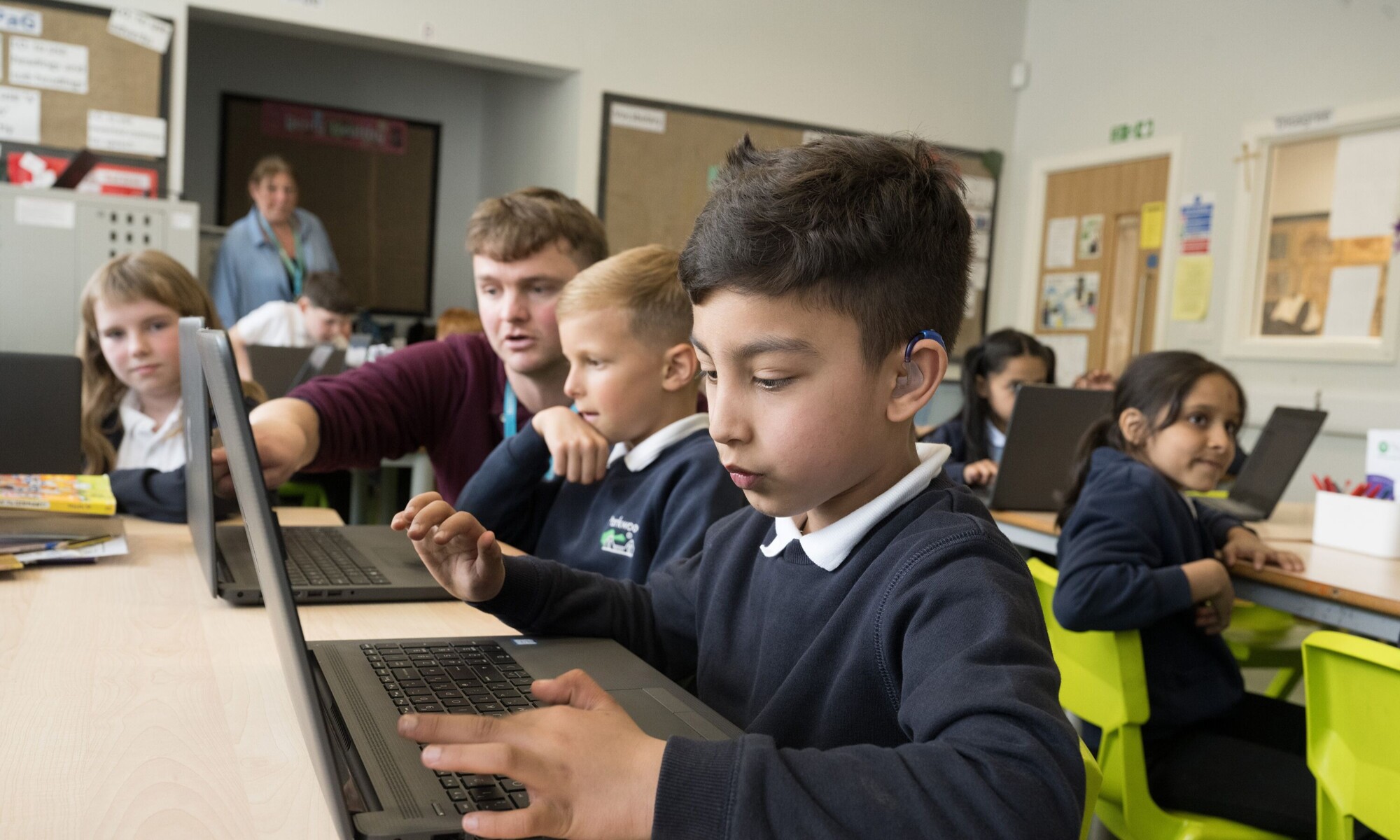Parkwood Primary School pupils in an IT lesson